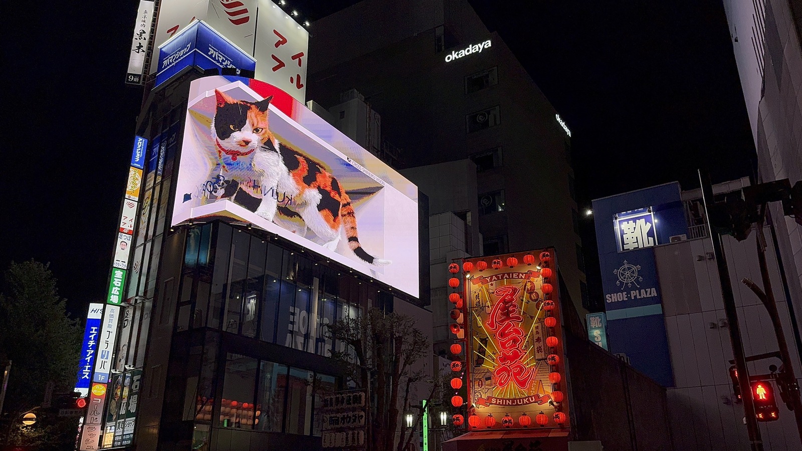 Типичный Токио — половину дома превратили в <a href="https://maps.app.goo.gl/kTp318nEGd71D1Jo9">огромного 3D кота</a>