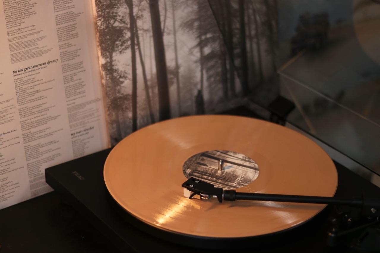 Мой первый проигрыватель и первая пластинка — folklore