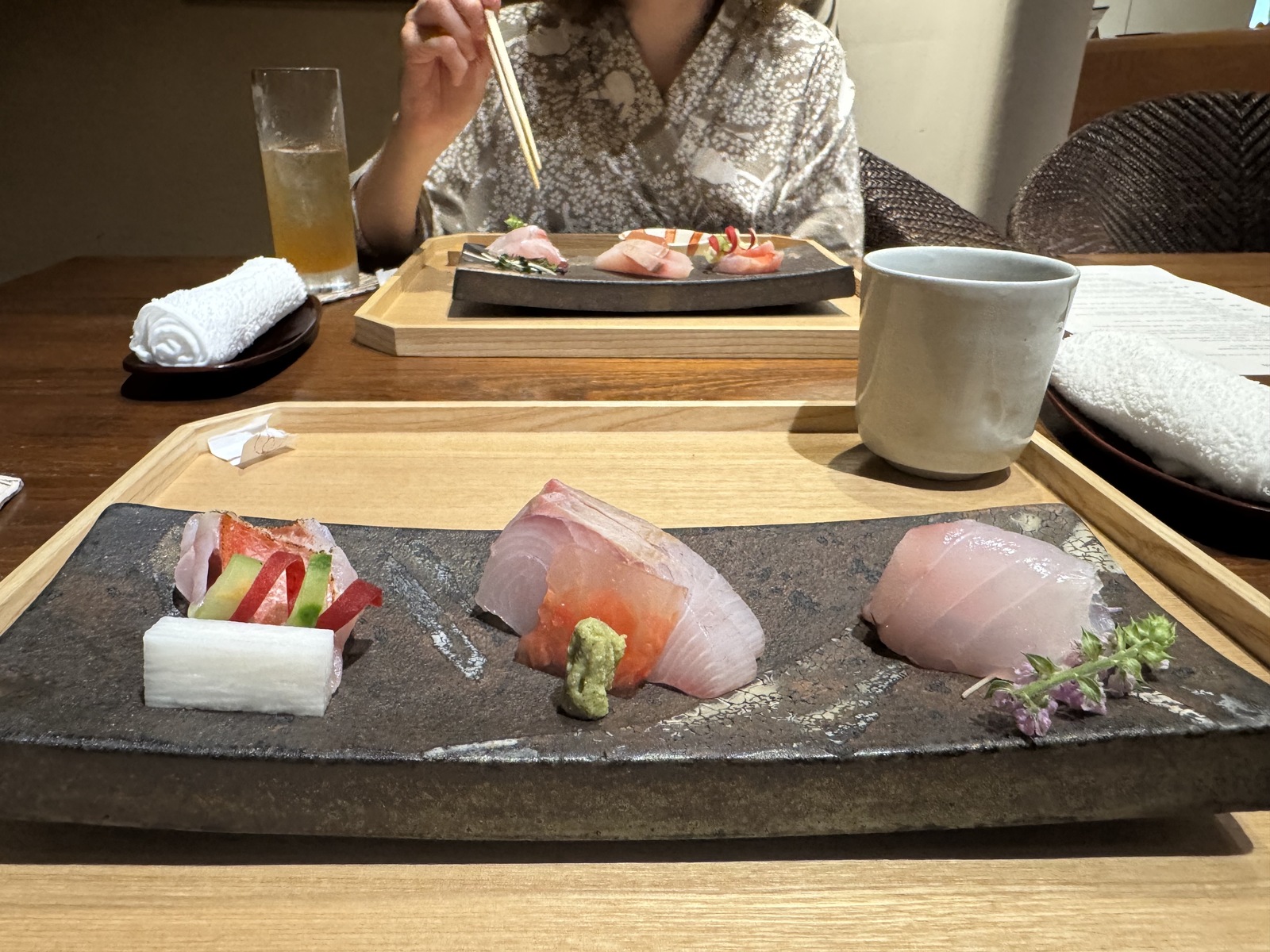 Те самые суши от местных дедушек моряков. Никогда не видел рыбы такого цвета